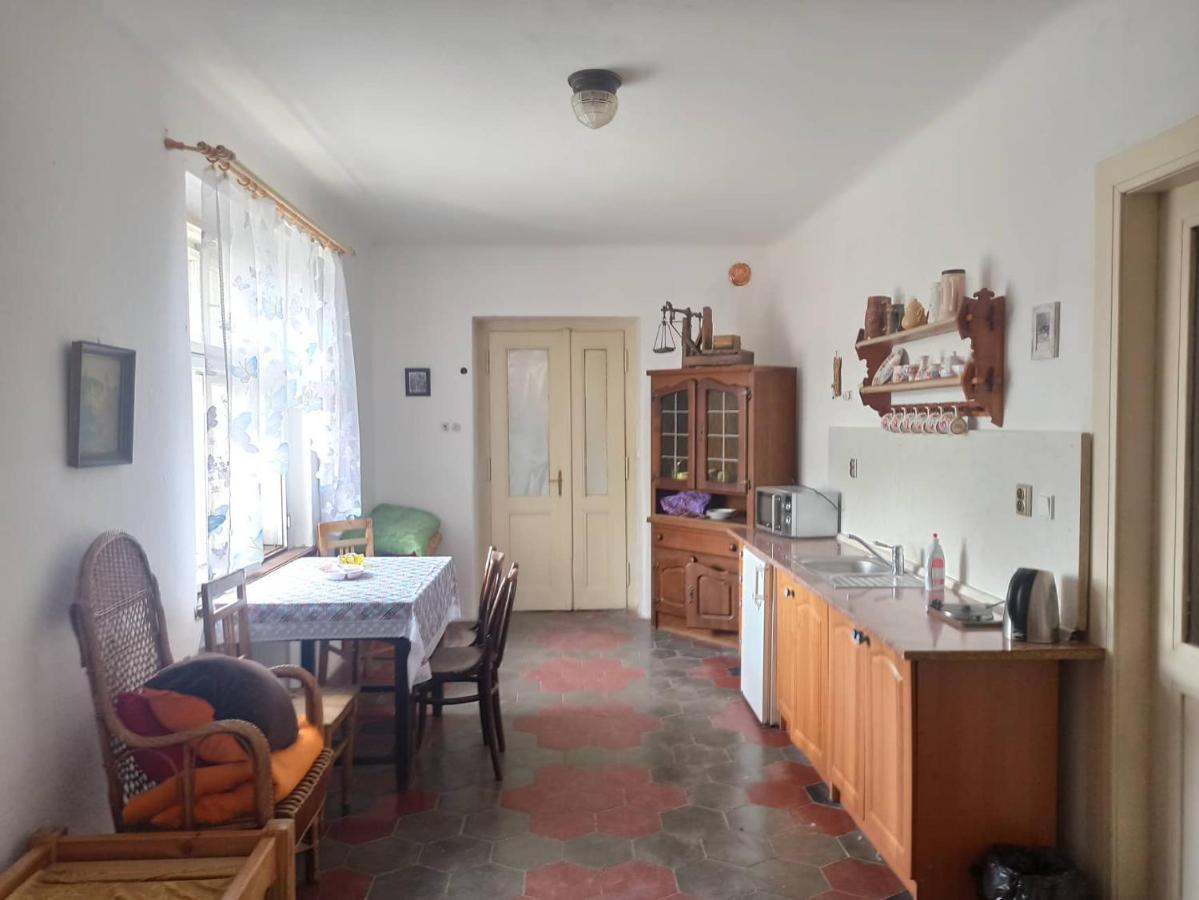 Apartman Menany Εξωτερικό φωτογραφία